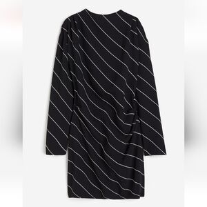 Black And White Stripe Long Sleeve Dress Pleated At Waist High Neck Size Large